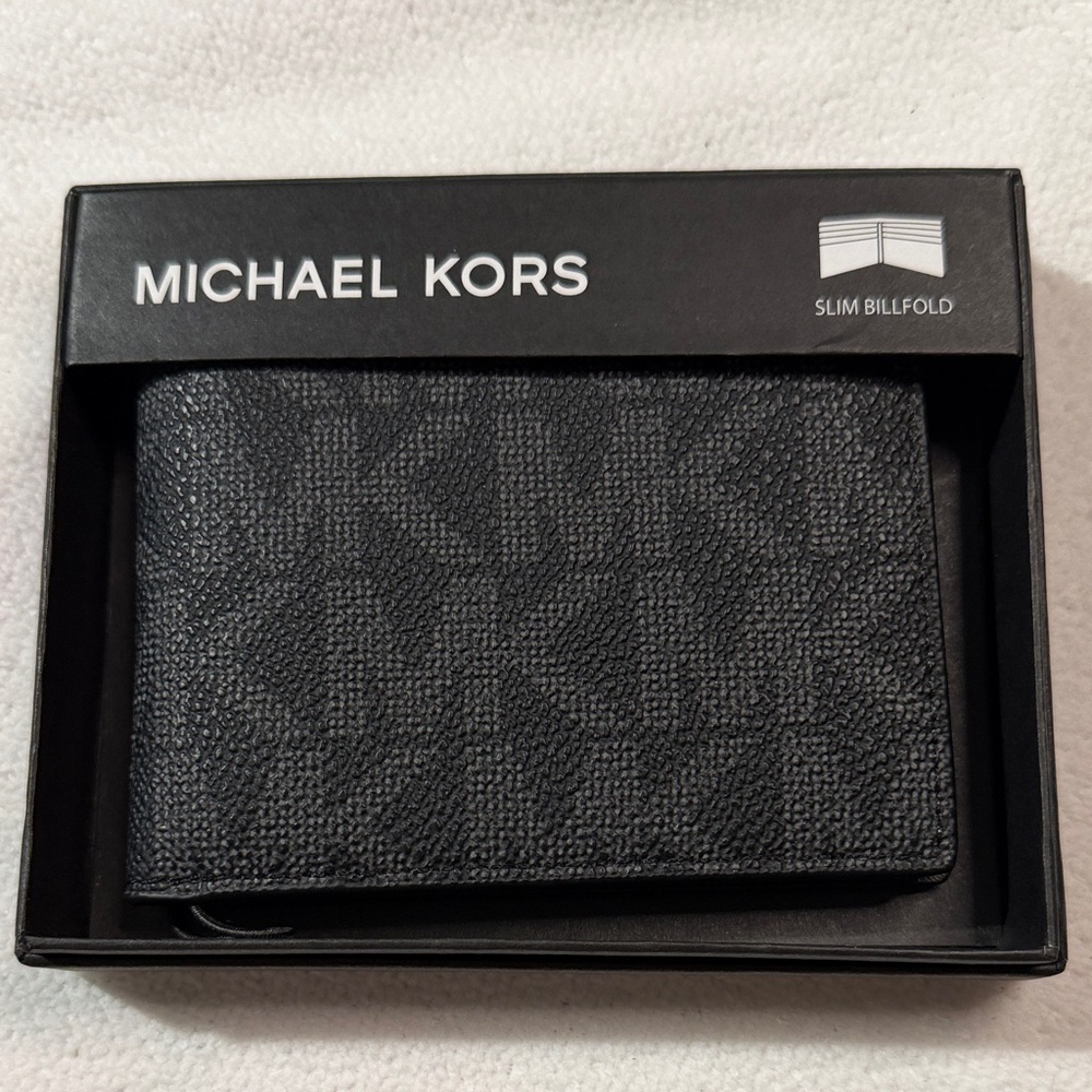 NWT Michael Kors Black MenTextured Billfold Wallet